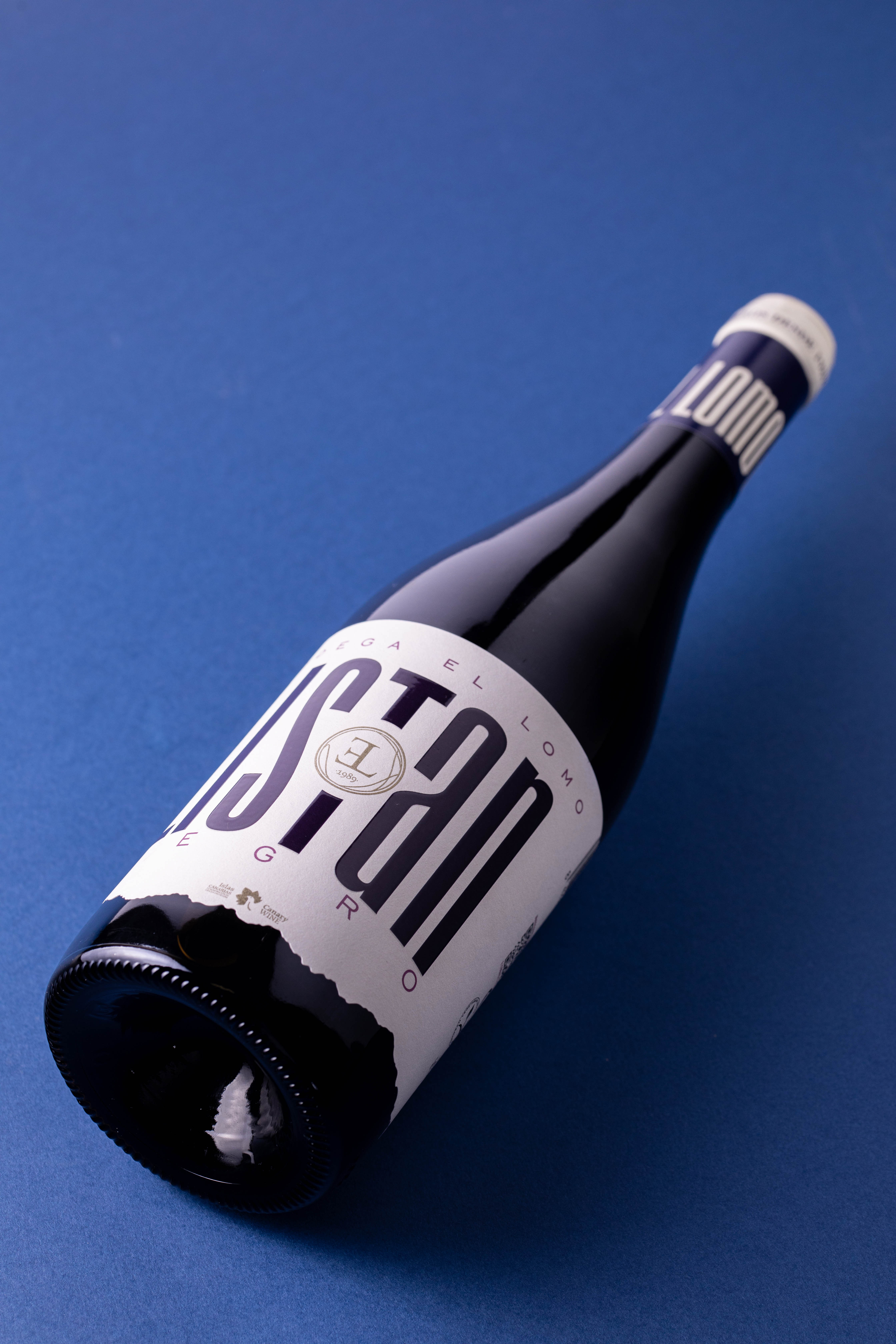 Listán Negro - Fondo Azul Arriba